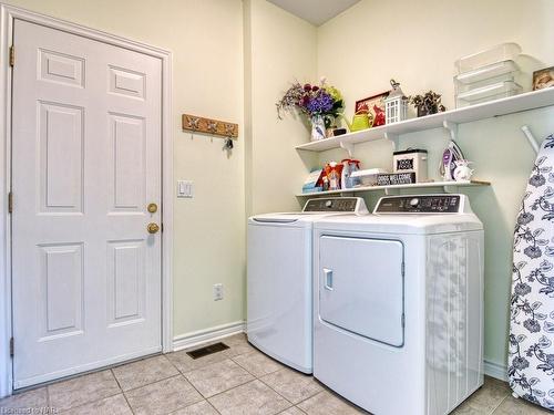 14-1448 Niagara Stone Road, Niagara-On-The-Lake, ON - Indoor Photo Showing Laundry Room