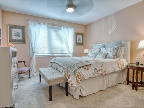 14-1448 Niagara Stone Road, Niagara-On-The-Lake, ON - Indoor Photo Showing Bedroom