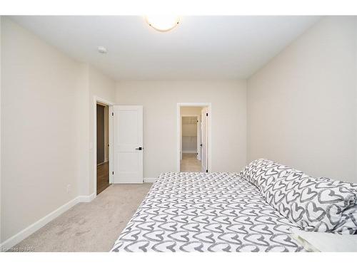 3924 Mitchell Crescent, Stevensville, ON - Indoor Photo Showing Bedroom