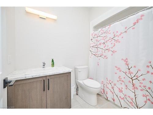 3924 Mitchell Crescent, Stevensville, ON - Indoor Photo Showing Bathroom