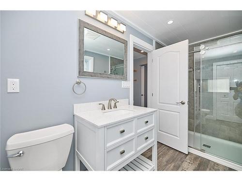 1516 Garrison Road, Fort Erie, ON - Indoor Photo Showing Bathroom