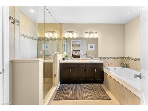 4776 Victor Drive, Niagara Falls, ON - Indoor Photo Showing Bathroom