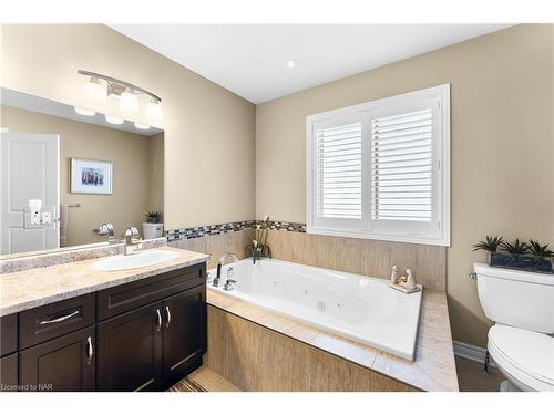 4776 Victor Drive, Niagara Falls, ON - Indoor Photo Showing Bathroom