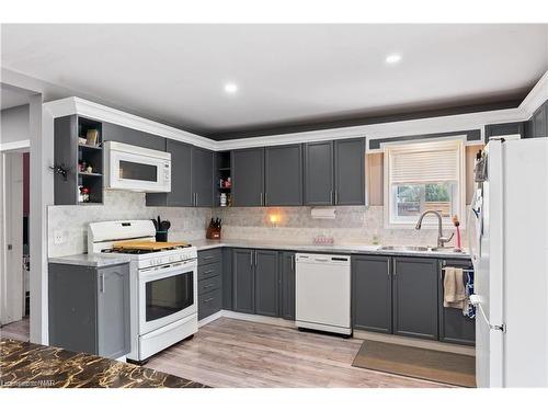 24 Church Street, Port Colborne, ON - Indoor Photo Showing Kitchen