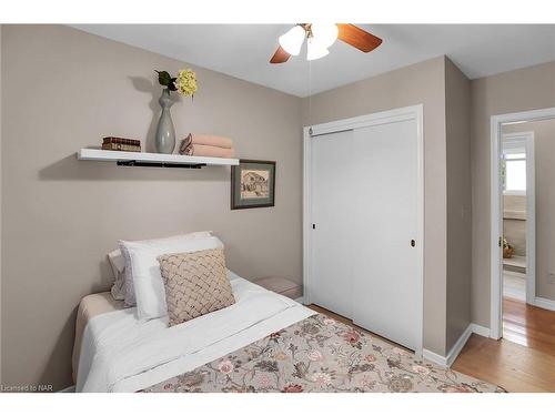 4970 David Avenue, Niagara Falls, ON - Indoor Photo Showing Bedroom