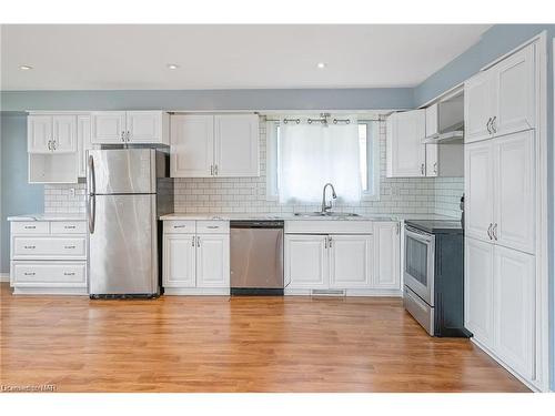 20 Patricia Avenue, Welland, ON - Indoor Photo Showing Kitchen With Stainless Steel Kitchen With Upgraded Kitchen