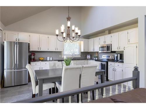 3 Thorn Place, St. Catharines, ON - Indoor Photo Showing Kitchen