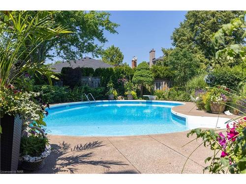 3 Thorn Place, St. Catharines, ON - Outdoor With In Ground Pool With Backyard