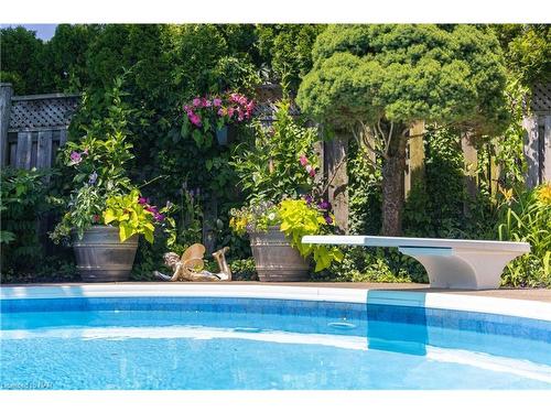 3 Thorn Place, St. Catharines, ON - Outdoor With In Ground Pool With Backyard