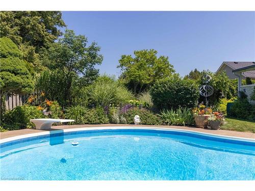 3 Thorn Place, St. Catharines, ON - Outdoor With In Ground Pool With Backyard