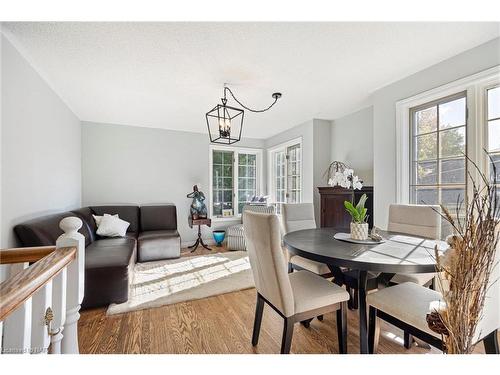 121 Meadow Heights Drive, Bracebridge, ON - Indoor Photo Showing Dining Room