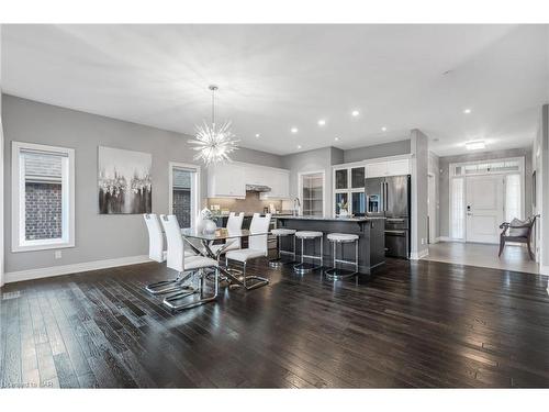 36 Hickory Avenue Avenue, Niagara-On-The-Lake, ON - Indoor Photo Showing Living Room