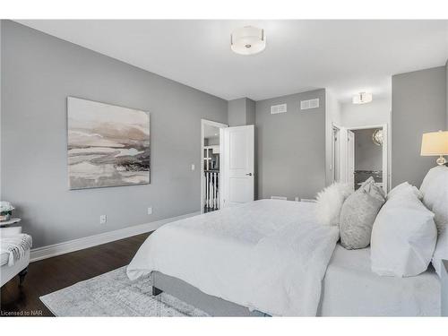 36 Hickory Avenue Avenue, Niagara-On-The-Lake, ON - Indoor Photo Showing Bedroom