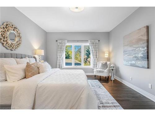 36 Hickory Avenue Avenue, Niagara-On-The-Lake, ON - Indoor Photo Showing Bedroom