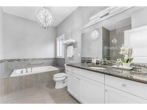 36 Hickory Avenue Avenue, Niagara-On-The-Lake, ON - Indoor Photo Showing Bathroom