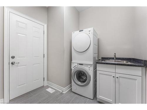 36 Hickory Avenue Avenue, Niagara-On-The-Lake, ON - Indoor Photo Showing Laundry Room