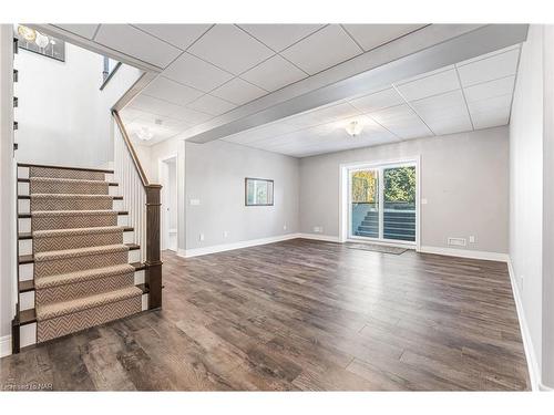 36 Hickory Avenue Avenue, Niagara-On-The-Lake, ON - Indoor Photo Showing Other Room