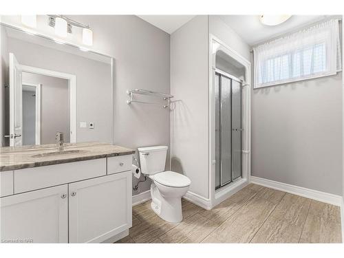 36 Hickory Avenue Avenue, Niagara-On-The-Lake, ON - Indoor Photo Showing Bathroom