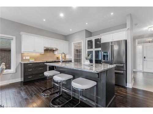 36 Hickory Avenue Avenue, Niagara-On-The-Lake, ON - Indoor Photo Showing Kitchen With Upgraded Kitchen