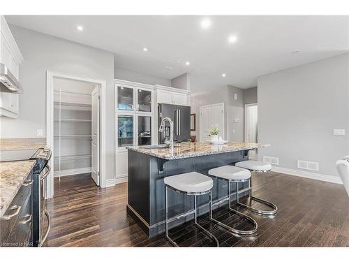 36 Hickory Avenue Avenue, Niagara-On-The-Lake, ON - Indoor Photo Showing Kitchen With Upgraded Kitchen