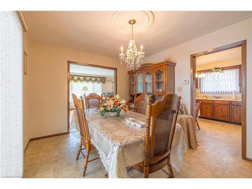 4177 Brookdale Drive, Niagara Falls, ON - Indoor Photo Showing Dining Room