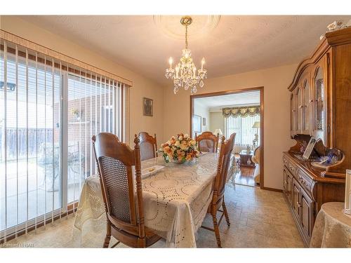 4177 Brookdale Drive, Niagara Falls, ON - Indoor Photo Showing Dining Room