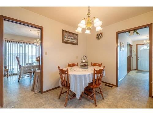 4177 Brookdale Drive, Niagara Falls, ON - Indoor Photo Showing Dining Room