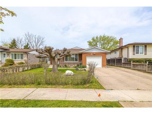 4177 Brookdale Drive, Niagara Falls, ON - Outdoor With Facade