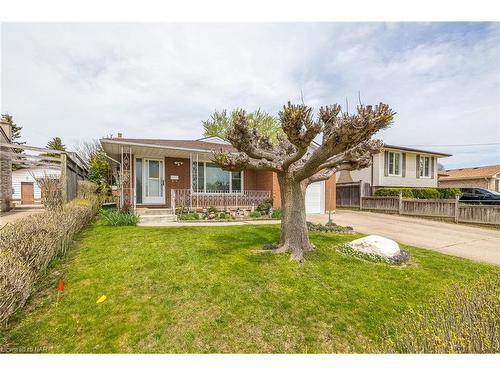 4177 Brookdale Drive, Niagara Falls, ON - Outdoor With Deck Patio Veranda With Facade