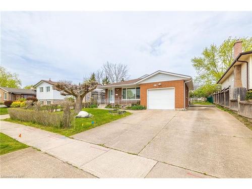 4177 Brookdale Drive, Niagara Falls, ON - Outdoor With Facade