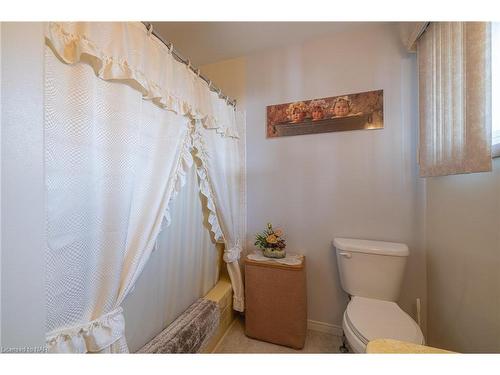 4177 Brookdale Drive, Niagara Falls, ON - Indoor Photo Showing Bathroom