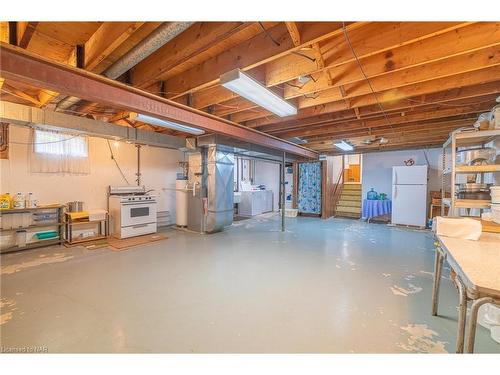 4177 Brookdale Drive, Niagara Falls, ON - Indoor Photo Showing Basement