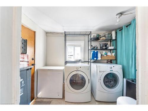 241 South Mill Street, Ridgeway, ON - Indoor Photo Showing Laundry Room