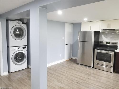 20 Patricia Avenue, Welland, ON - Indoor Photo Showing Laundry Room