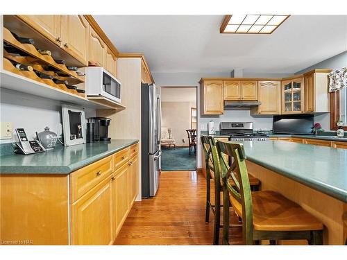 695 Grandview Road, Fort Erie, ON - Indoor Photo Showing Kitchen