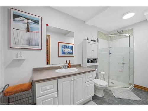 695 Grandview Road, Fort Erie, ON - Indoor Photo Showing Bathroom