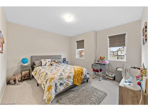 7924 Odell Crescent, Niagara Falls, ON - Indoor Photo Showing Bedroom