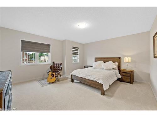 7924 Odell Crescent, Niagara Falls, ON - Indoor Photo Showing Bedroom