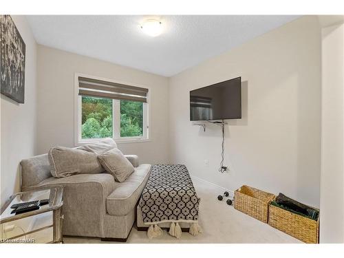 7924 Odell Crescent, Niagara Falls, ON - Indoor Photo Showing Bedroom