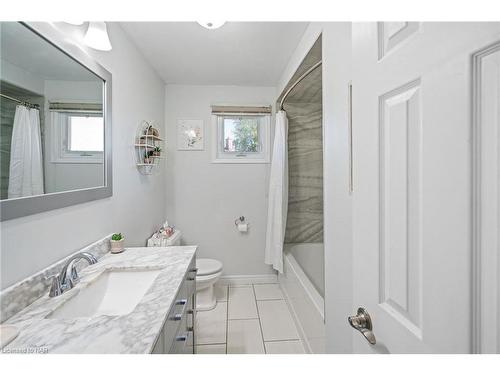 8 Argyle Court, Welland, ON - Indoor Photo Showing Bathroom