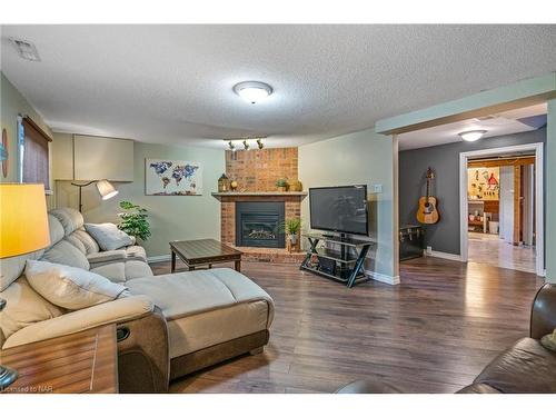 8 Argyle Court, Welland, ON - Indoor Photo Showing Living Room With Fireplace