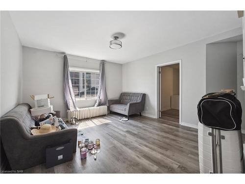 455 Niagara Boulevard, Fort Erie, ON - Indoor Photo Showing Living Room