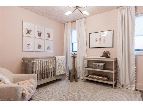 2317 Terravita Drive, Niagara Falls, ON - Indoor Photo Showing Bedroom