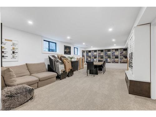 2317 Terravita Drive, Niagara Falls, ON - Indoor Photo Showing Living Room