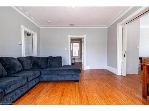 4394 Morrison Street, Niagara Falls, ON - Indoor Photo Showing Living Room