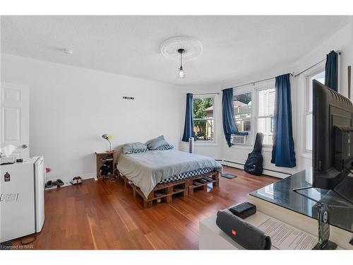 463 Niagara Boulevard, Fort Erie, ON - Indoor Photo Showing Bedroom