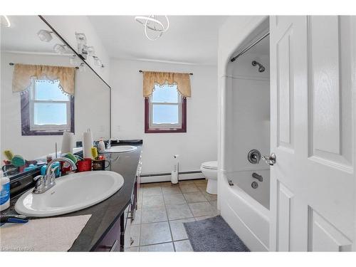 463 Niagara Boulevard, Fort Erie, ON - Indoor Photo Showing Bathroom