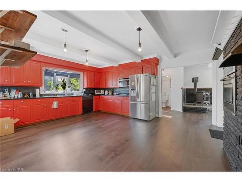 463 Niagara Boulevard, Fort Erie, ON - Indoor Photo Showing Kitchen