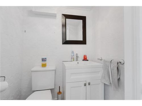 463 Niagara Boulevard, Fort Erie, ON - Indoor Photo Showing Bathroom