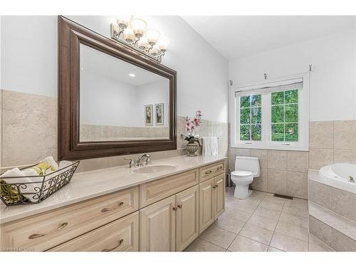 753 Welland Road, Fenwick, ON - Indoor Photo Showing Bathroom